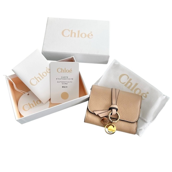 Authentic Chloe Beige Pebbled Leather Compact Bifold Alphabet C Charm Wallet Set - Picture 9 of 13